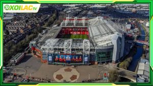 Lịch sử của khoảng trời Old Trafford